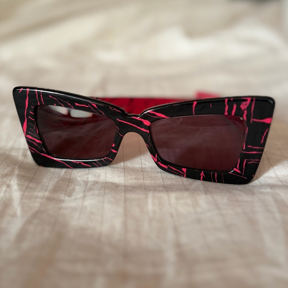 RARE 80s SHADY CHARACTER DESIGNER SUNGLASSES IN STYLE “BRENDA”